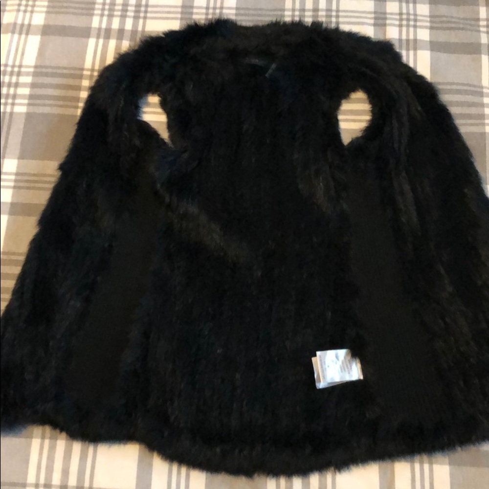 Beautiful Black Fur Vest - Picture 8 of 8